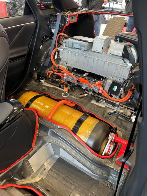 Hydrogen cannister in the car