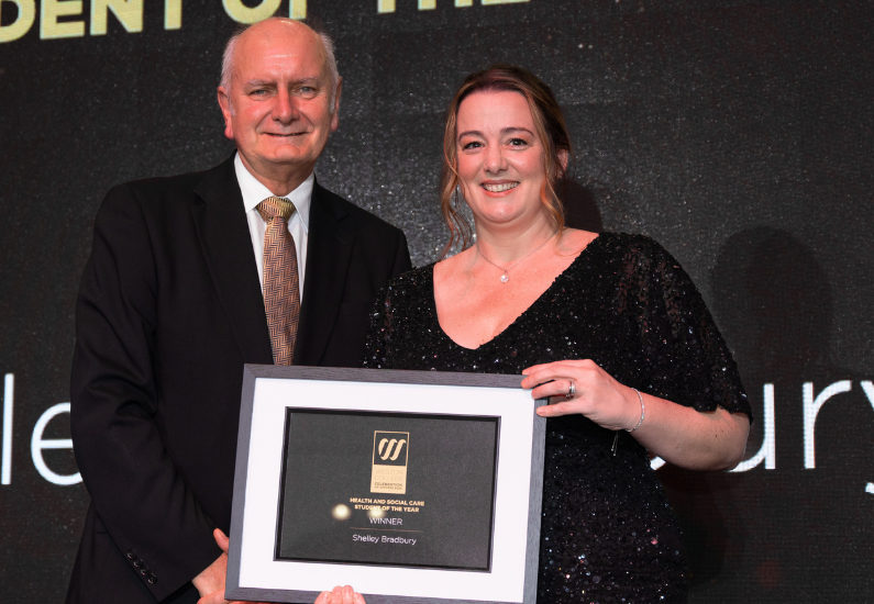 shelley with award