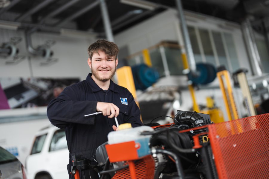 Automotive student fixing machine